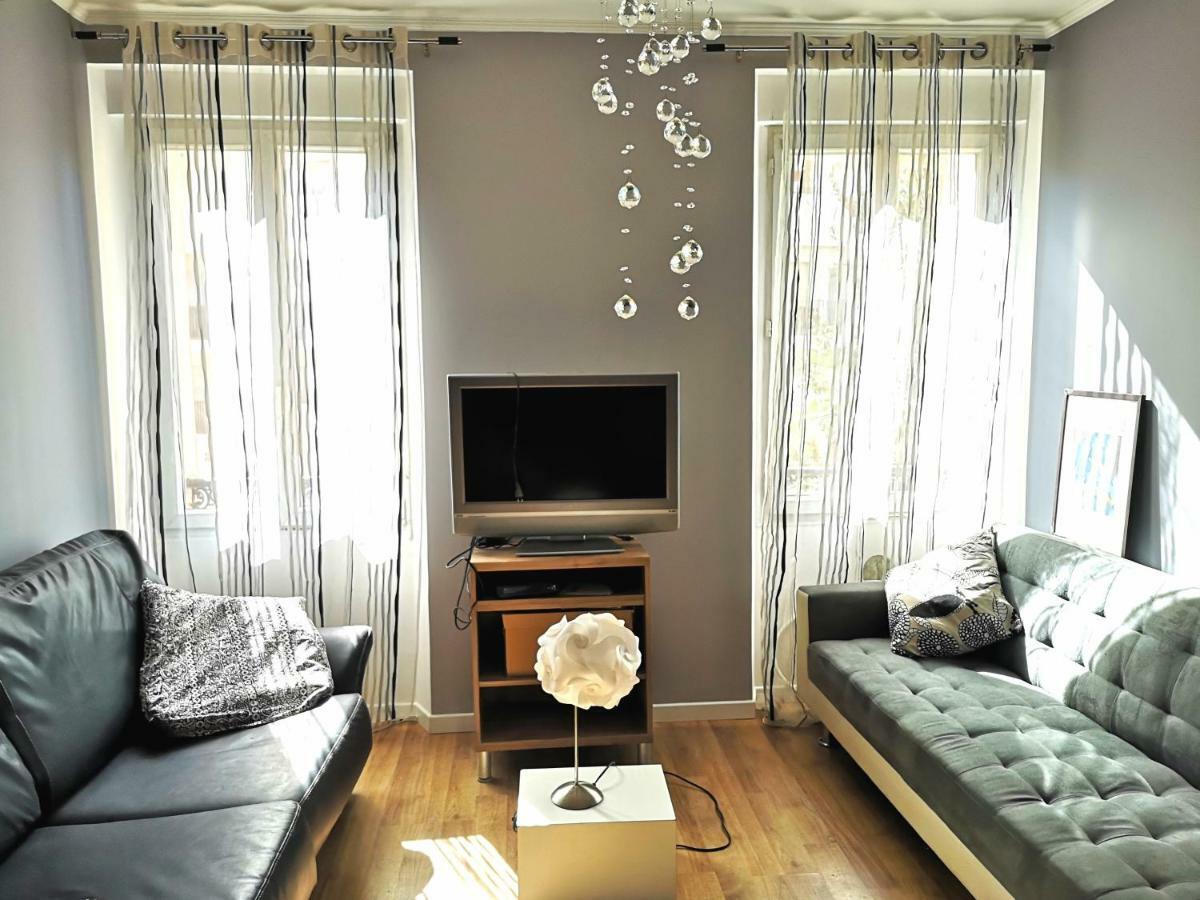 Beachside Appartement In Center Of Cannes Room photo